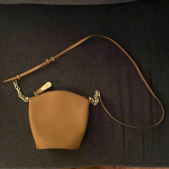 Brown, adjustable crossbody, Calvin Klein purse with gold hardware. - Picture 3 of 12